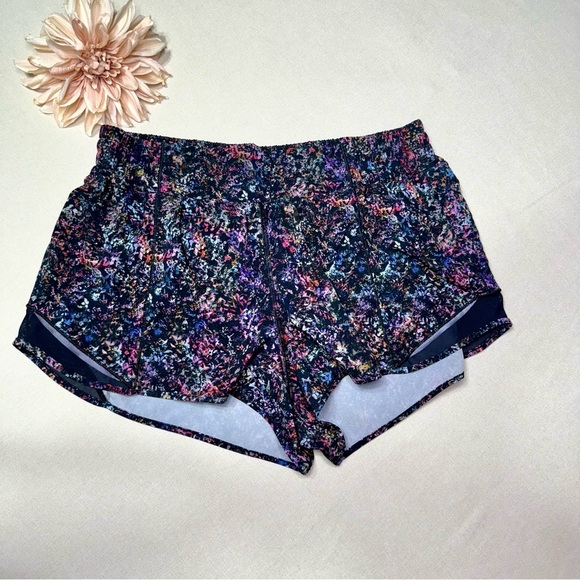 Lululemon Hotty Hot High Rise Athletic Shorts Floral Spray Multi 12 - Picture 3 of 8